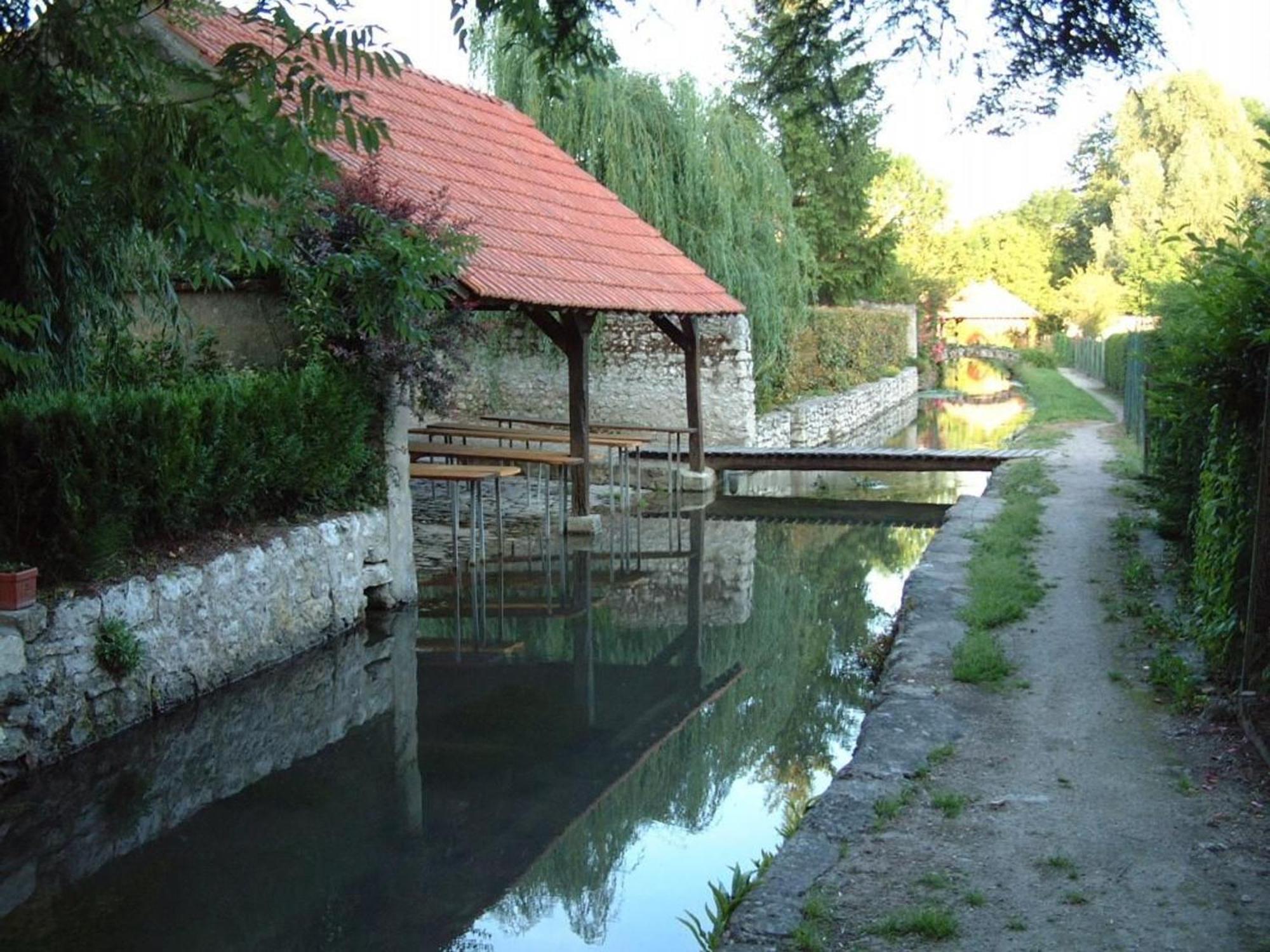 Charme Au Coeur Des Chateaux De La Loire Avec Wifi - Fr-1-590-305 Bed and Breakfast Tavers Esterno foto